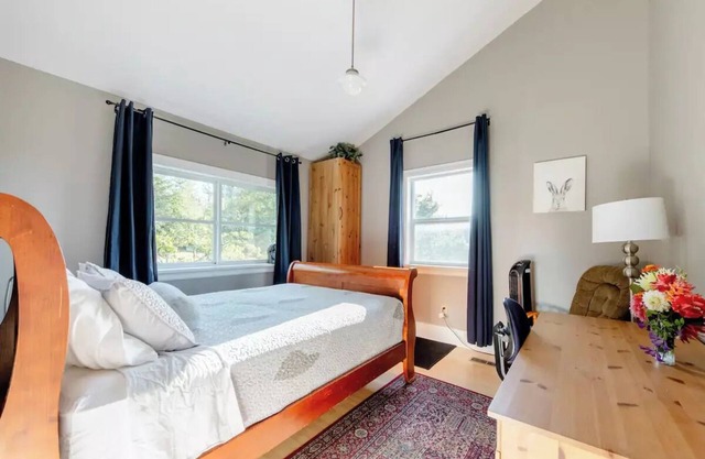 Comfortable Room in our Home: S & W Windows: Hot Tub & Pool