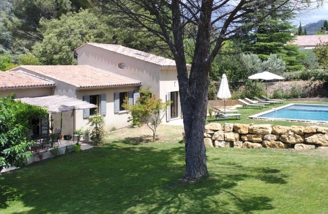 Comfortable villa just a stone's throw from the village