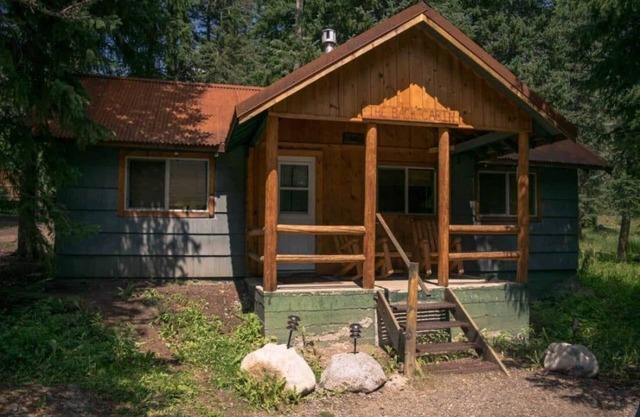 Comfy cabin is situated on the Silver Gate property which overlooks 10,000ft tall mountain peaks surrounding the town.