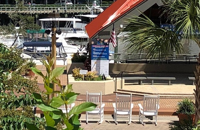 Condominio con vistas a Shelter Cove Harbour