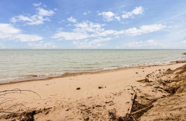 Condominio con vistas panorámicas del lago Michigan!