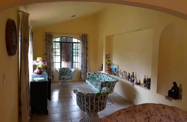 Connect with nature on this unforgettable-beautiful country house - family/pets