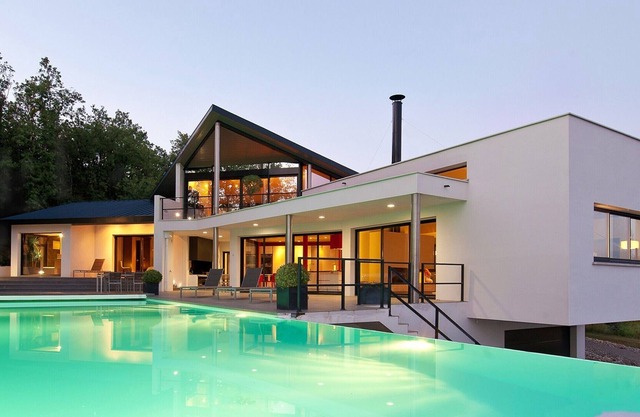 Casa del arquitecto contemporáneo en las afueras de Toulouse.