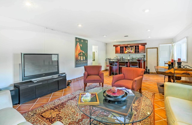 Contemporáneo Cincinnati Apt w / WiFi Mins a Kenwood
