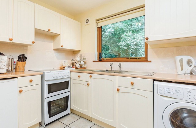2 bedroom accommodation in Holcombe Rogus