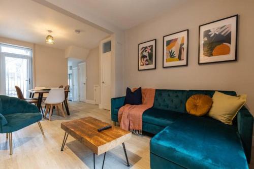 Contractor 3Bed Home in Central Cardiff Ideal for Long Stays Free On Street Parking