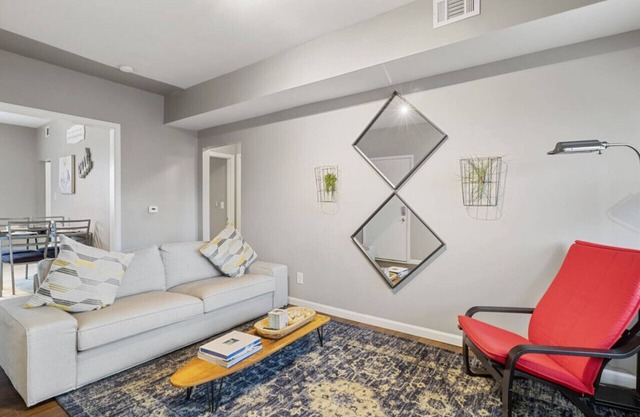 Convenient | Pet & Baby|Near Convention & Hospital