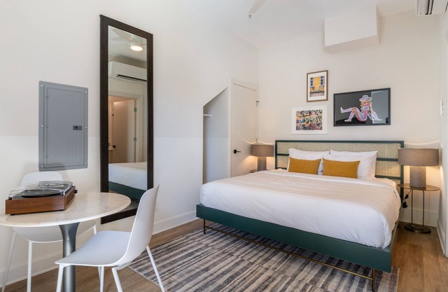 Conway C106 by AvantStay | Central Downtown NSH