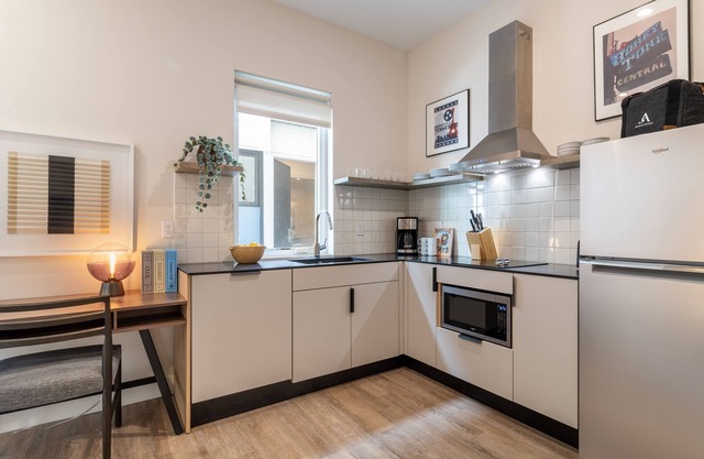 Conway D104 by AvantStay | Modern Downtown Studio, Minutes to Broadway