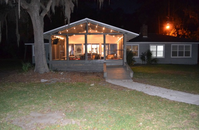 Decoración genial @ $ 210 / nt! Oyster House Waterfront con muelle cerca de Savannah- Sleeps 8