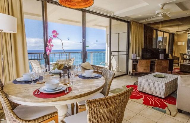 Corner Oceanfront 1BR Condo w/ Panoramic Views