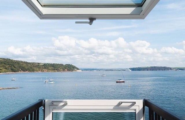 Cornwall Beachfront Stay | Walk to Pubs & Pasties
