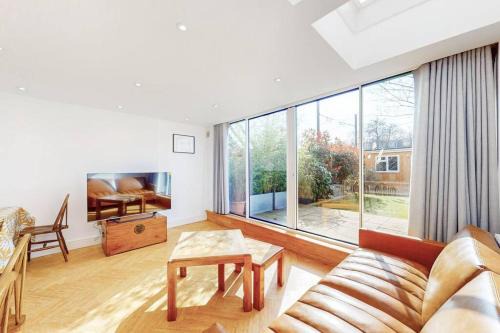 Cosy 2Bed garden flat in Wimbledon near the tube