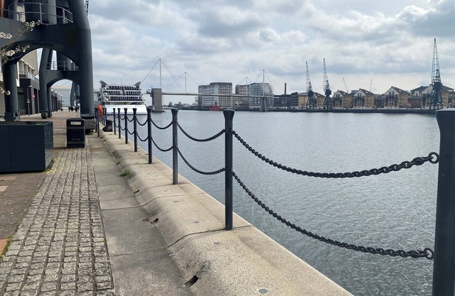 Cosy 3 bed Penthouse in Royal Docks London