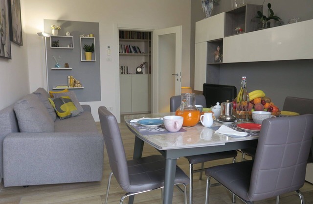 Acogedor apartamento para 4 personas con WIFI, A/C, TV, balcón y aparcamiento