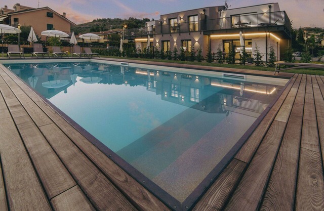 Acogedor apartamento con piscina, A/C, WIFI, TV, terraza, mascotas permitida y aparcamiento