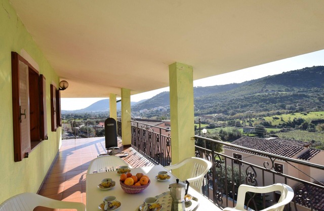 Hermoso apartamento para 5 personas con WIFI, TV, balcón y vista panorámica
