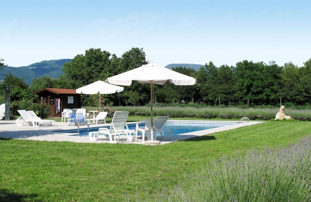 Acogedor apartamento en villa para 4 personas con piscina, WIFI, A/C, TV y terraza