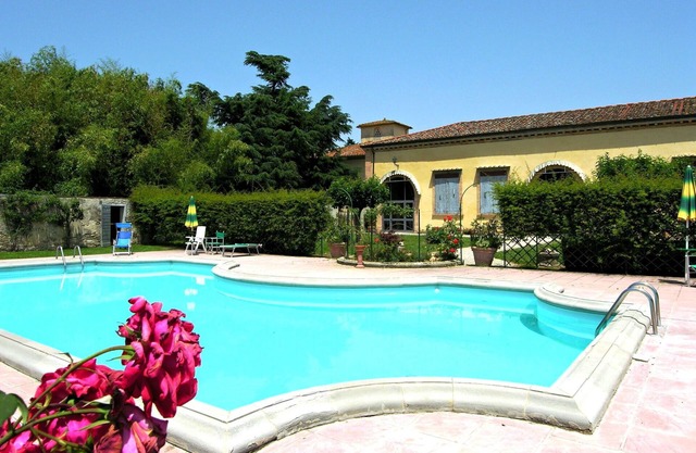 Bonito apartamento en villa para 6 personas con piscina, WIFI, TV, vista panorámica y aparcamiento
