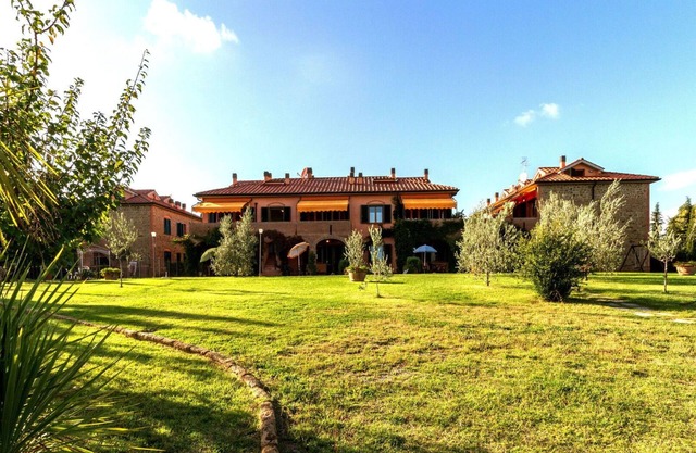 Apartamento con A/C, piscina, WIFI, TV, patio, vista panorámica, cerca de San Gimignano