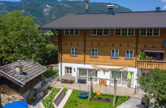 Cosy holiday home with lift near ski lift
