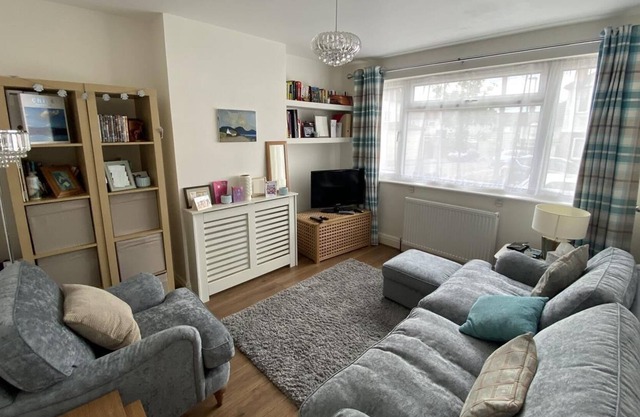 Cosy Norwood 2 bed house