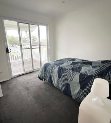 Cosy Queen Room with Balcony Access and Pool - SW6