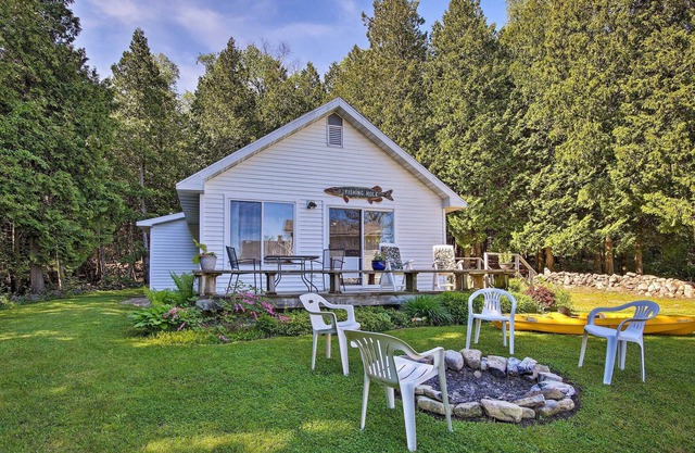 ¡NUEVO! Cottage en Roweleys Bay con cubierta y colores de otoño!