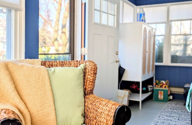 Walking distance to the beach and downtown. Quiet, Clean and Cozy.