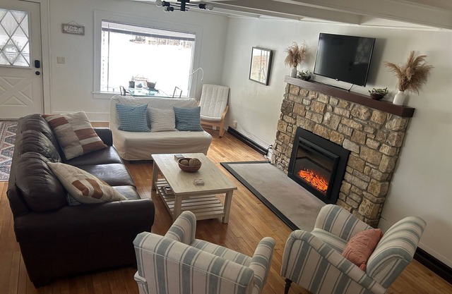 "Cottage on The Lake" 3BD/3Bath (Jacksonport)