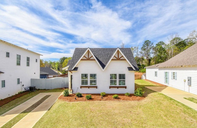 Cottage on the Plains - In Auburn Off of Shug Jordan, sleeps 8!