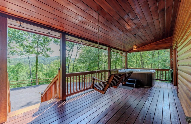 Cottage w/ Hot Tub: 3 Mi to Downtown Blue Ridge!