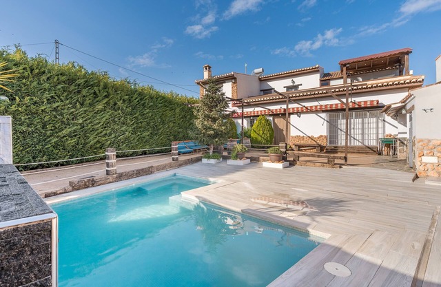 Casa rural 'Cortijo Pinsapo' con vistas a la montaña, Wi-Fi y aire acondicionado