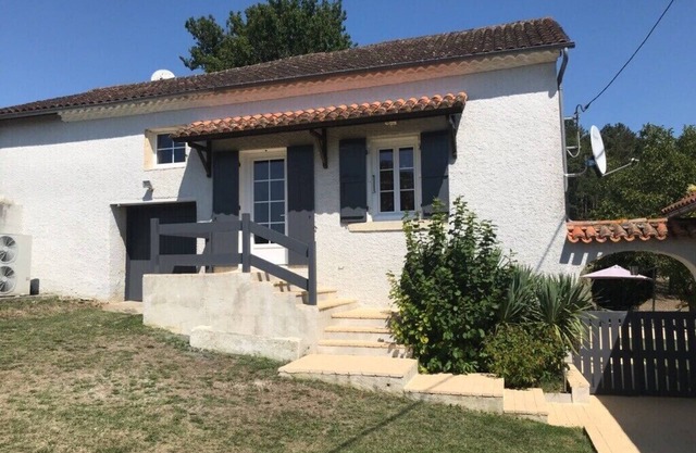 Casa de campo en Périgord cerca de Crantôme con piscina privada
