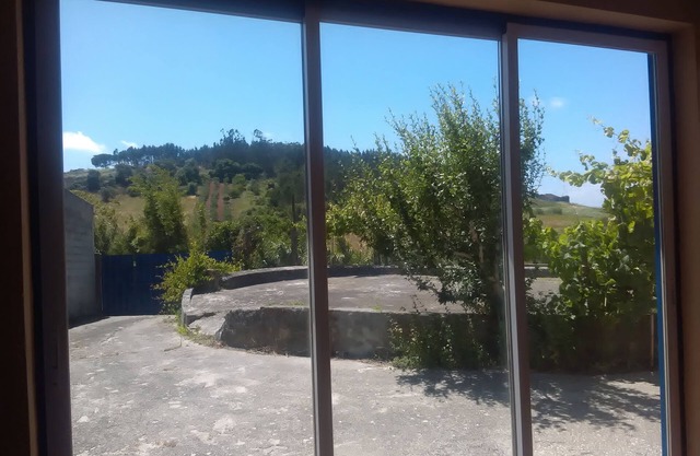 Casa rural con jardín privado y vistas al campo