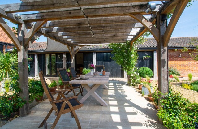 Courtyard Barn 2 - Dos Habitaciones Casa, Capacidad 4