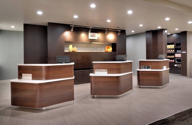 Courtyard by Marriott Charlotte Airport LoSo