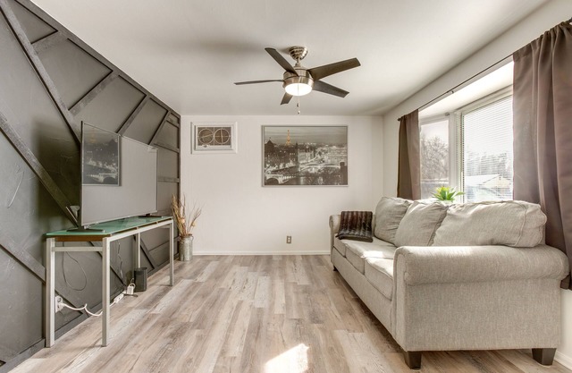 Covered Patio, Gas Grill & Yard: Sheridan Home!