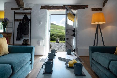 Cowshed Cottage with Log Burner & Shared Dog Field