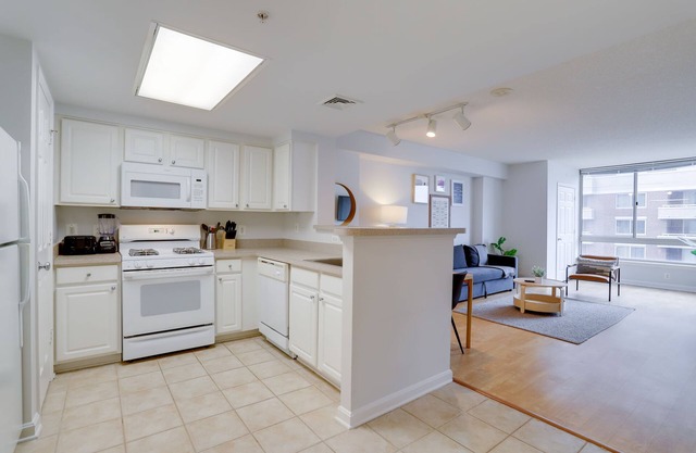 Cozy 1 Bedroom Condo at Ballston