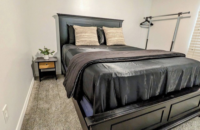 Cozy 1-bedroom house in charming Leesburg with WiFi, AC