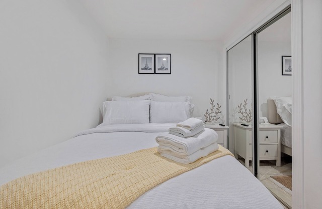 Cozy 1-bedroom with AC and WiFi in charming North Bergen