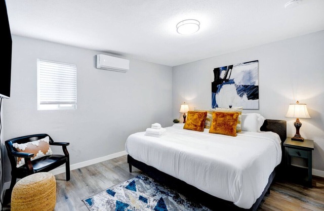 Cozy 1BR Home + King Bed + Near Shops #TravelSGV