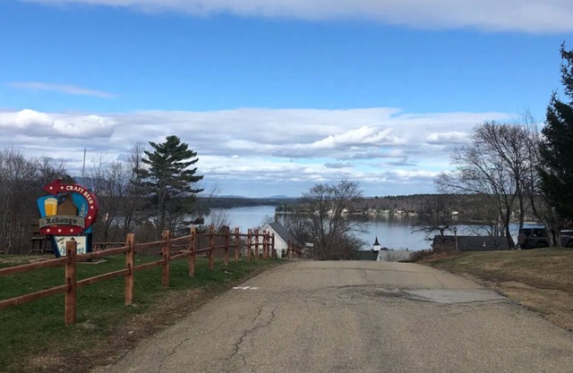 Cozy 2 bedroom 2bath condo Weirs Beach Lake Winnipesaukee Laconia, NH Gunstock