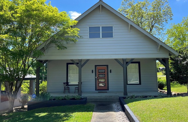 Cozy 2-bedroom Mid Century Modern house in Great Falls