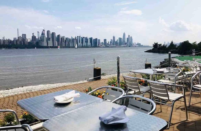 Cozy 2 BR apartment close to Manhattan