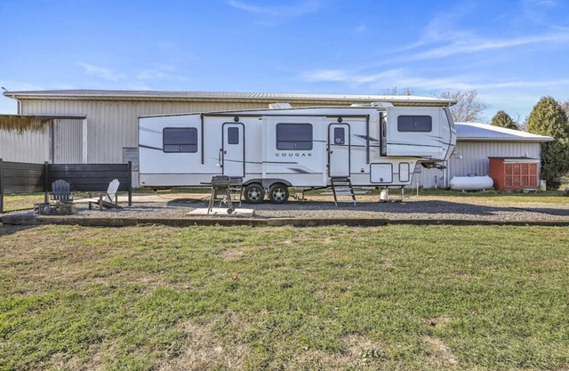 Cozy 2-Guest RV on Nature Farm