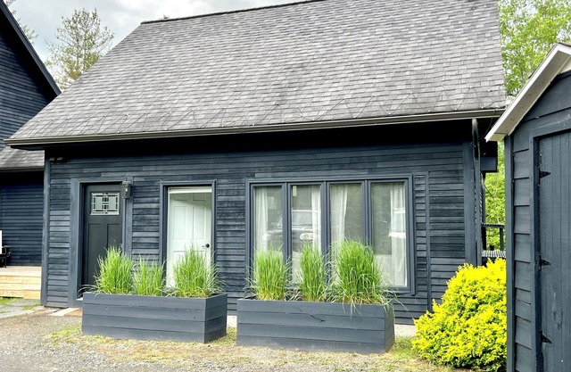 Cozy 2bdrm w/ Pond View - Best Location!