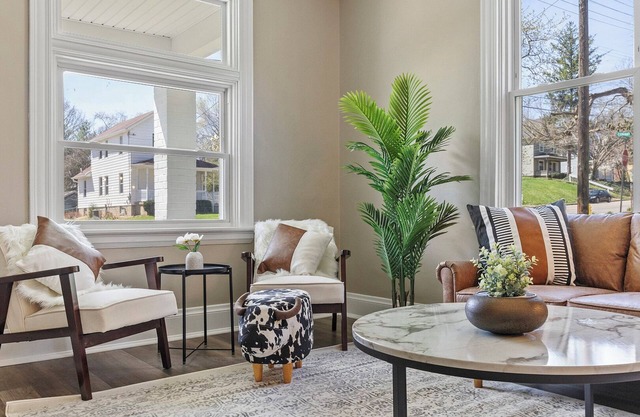 Cozy 2BR Home w/ office and parking!