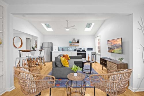 Cozy 2BR Near Bourbon Trail + Backyard Access